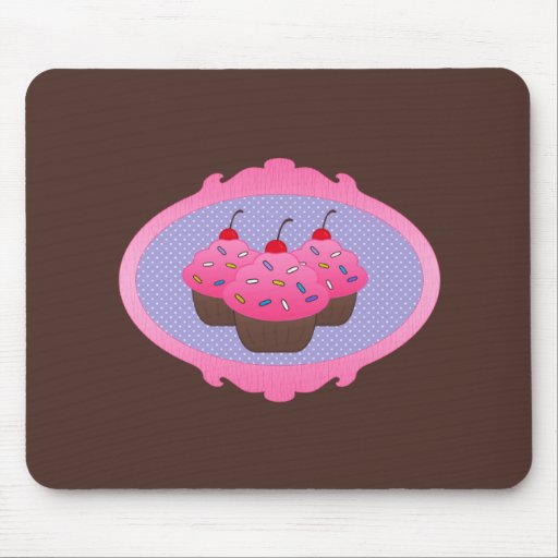 Petits gâteaux dans un cadre tapis de souris