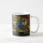 Peu de graffiti bleu de fantôme tasse