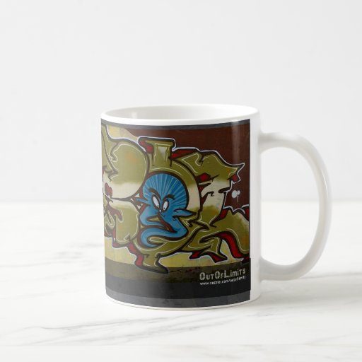 Peu de graffiti bleu de fantôme tasse