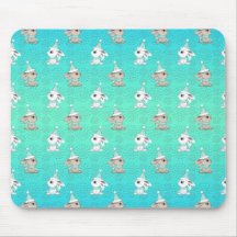 Peu de lapins de neige dans le motif de chapeaux e tapis de souris