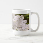Photo assez blanche de lilas tasse à café
