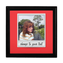 photo instantanée - photoframe - sur le rouge boîtes à babioles