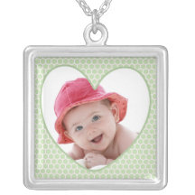 Photo verte en bon état de bébé de coeur colliers personnalisés