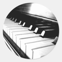 Photographie noire et blanche chique de piano adhésifs ronds