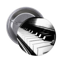 Photographie noire et blanche chique de piano badge