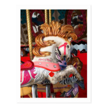 Photographie rose et blanche de cheval de carrouse carte postale
