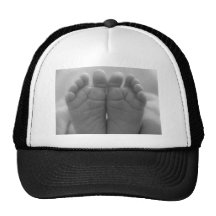 Pieds de bébé casquettes