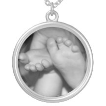 Pieds mignons de bébé bijouterie