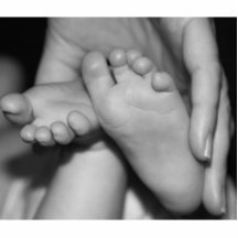 Pieds mignons de bébé photo en relief
