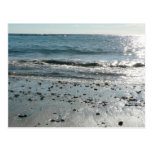 Pierres sur le rivage de plage carte postale