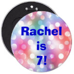 Pin de bouton d'anniversaire d'amusement de nom et badge