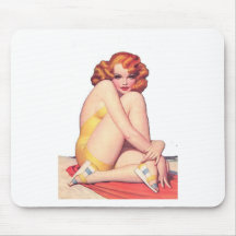 Pin de cru vers le haut de fille tapis de souris