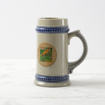 Pin de cru vers le haut de fille tasses à café