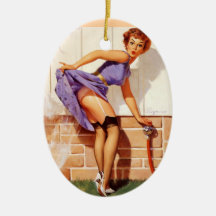 Pin vintage de pin-up vers le haut d'ornement de G