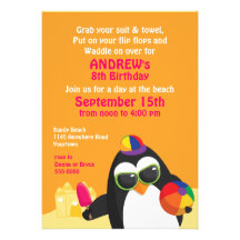 Pingouin à l'invitation d'anniversaire de plage
