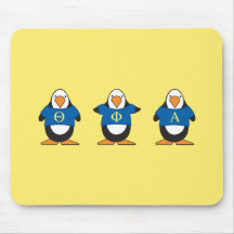 Pingouins avec des chemises tapis de souris