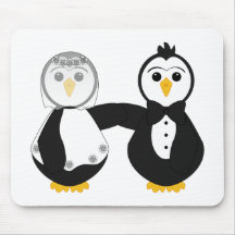 Pingouins mariés tenant des mains tapis de souris