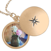 Pivoines roses et blanches dans la cruche verte pendentifs