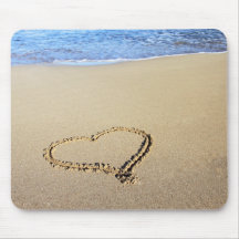 Plage de coeur d'amour tapis de souris