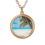 Plage tropicale de paradis collier