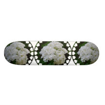 Planche à roulettes blanche d'hortensia