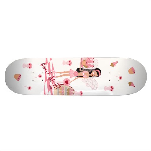 Planche à roulettes blanche féerique de magasin de