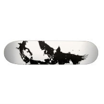 planche à roulettes de corbeau