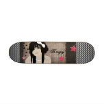 Planche à roulettes de fille d'Emo