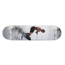 Planche à roulettes de l'adolescence de Wakeboarde