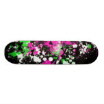 Planche à roulettes de peinture d'éclaboussure