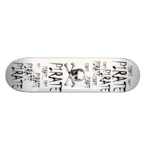 Planche à roulettes de pirate