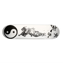 Planche à roulettes de tribal de Yin Yang