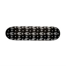 Planche à roulettes noire de monogramme de Marc Va