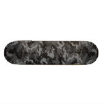 Planche à roulettes noire faite sur commande de Ca