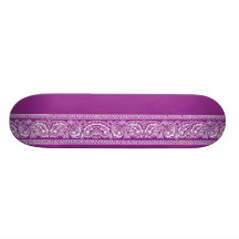 Planche à roulettes pourpre de Paisley pro