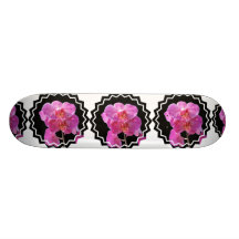 Planche à roulettes rose de floraison d'orchidée