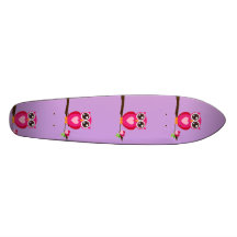 Planche à roulettes rose de hibou