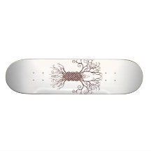 Planche à roulettes sacrée d'arbre