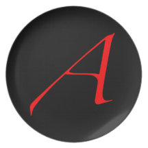 Plat athée de lettre d'écarlate assiette