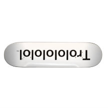 Plate-forme de planche à roulettes de Trololololol