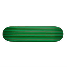Plate-forme verte rayée de planche à roulettes