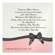 Point de polka rose de première communion avec l'a invitations