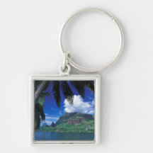 Polynésie française, Moorea. Baie de cuisiniers. V Porte-clefs