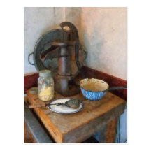 Pompe à eau dans la cuisine carte postale