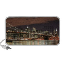 Pont de Brooklyn et horizon de Manhattan la nuit Haut-parleurs iPod