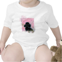 Portrait noir de caniche avec des colibris body