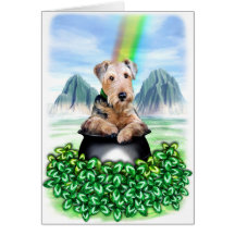 Pot d'Airedale Terrier de carte d'or