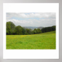 Pré vert. Paysage de campagne. Coutume Posters
