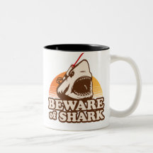 Prenez garde des requins avec des rayons laser De  Tasses À Café