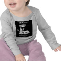 Prenez garde--Père Noël vous observe ! T-shirts